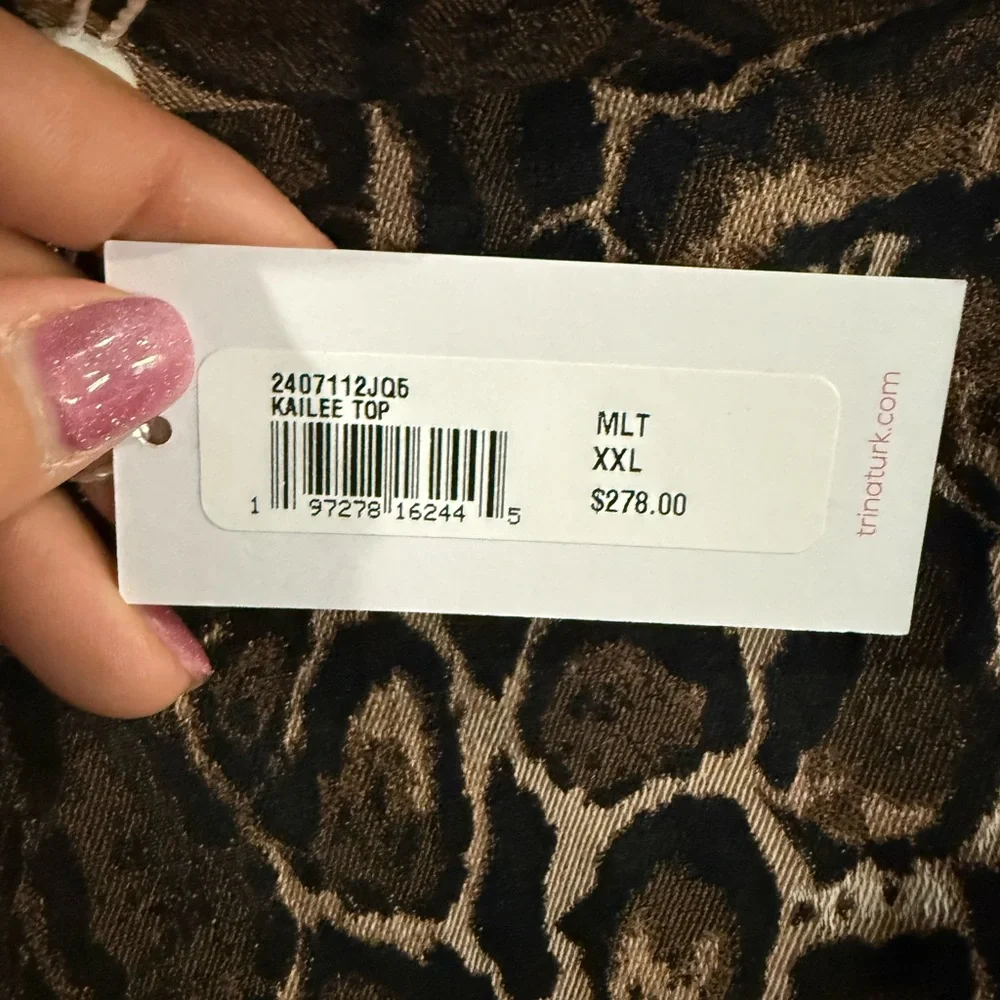 NEW W/ tags**Trina Turk Kailee Folded Animal Print Top- Womens size: XXL - Picture 6 of 7